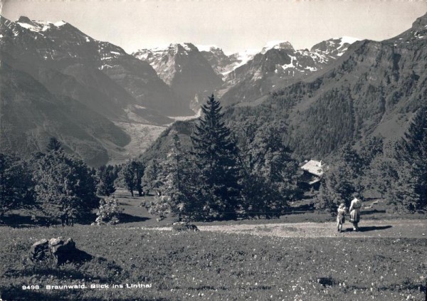 Braunwald. Blick ins Linthal Vorderseite