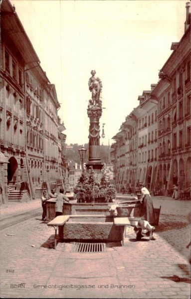 Bern - Gerechtigkeitsgasse und Brunnen Vorderseite