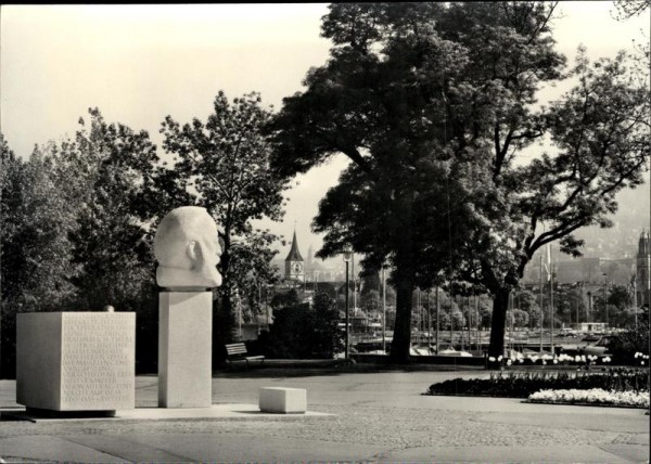 Zürich. Gottfried Keller-Denkmal Vorderseite