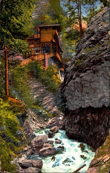 Trinkhalle in der Rabiusaschlucht Vorderseite