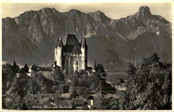Schloss Thun und Stockhorn Vorderseite