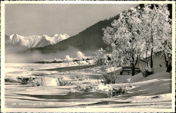 Wintermorgen im Engadin Vorderseite