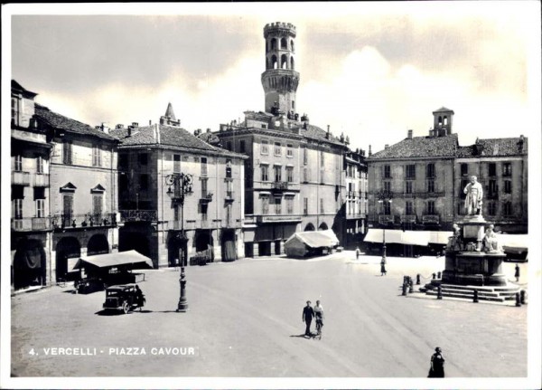 Piazza Cavour in Vercelli Vorderseite