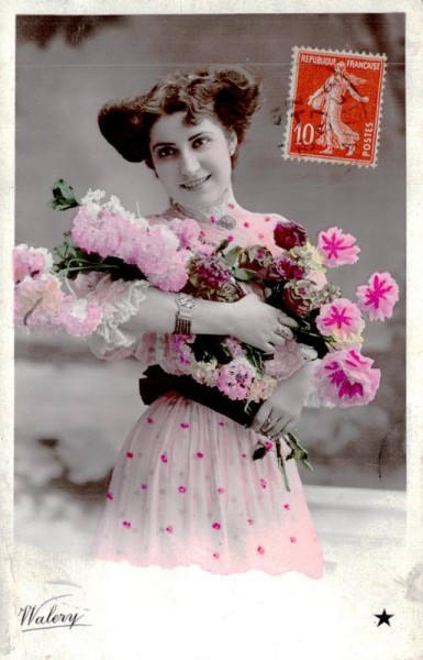 Frau mit Blumenbouquet Vorderseite