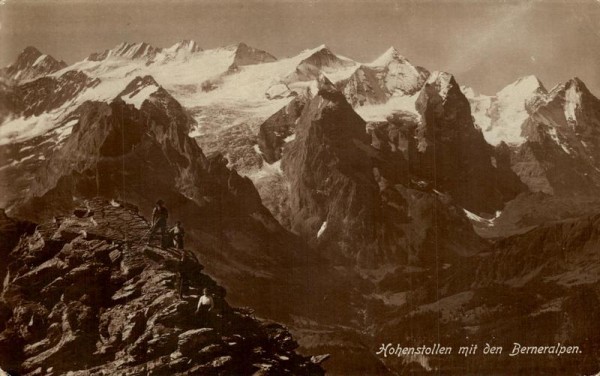 Hohenstollen mit den Berneralpen Vorderseite