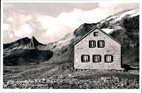 Muttseehütte mit Hintersulzhorn Vorderseite