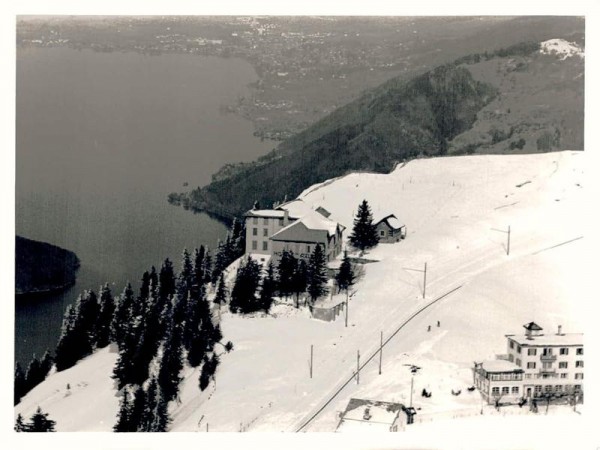 6410 Rigi Staffel, Hotel Felchlin, Kulmweg 1 / Hintergrund: Zugersee Vorderseite