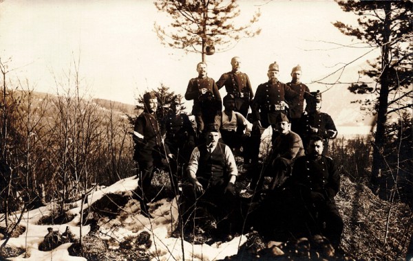 Soldaten im Wald