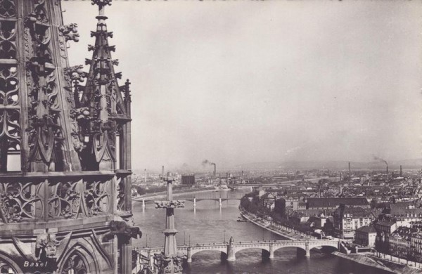 Basel. Blick vom Münster Vorderseite
