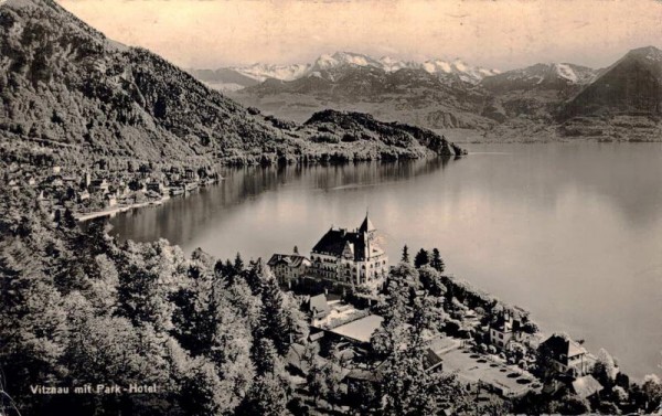 Vitznau mit Park Hotel Vorderseite