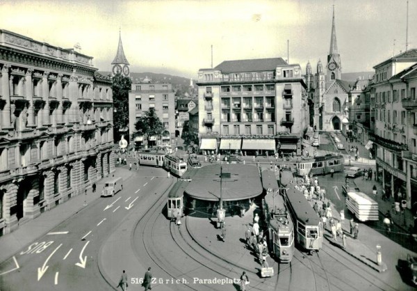 Zürich, Paradeplatz Vorderseite