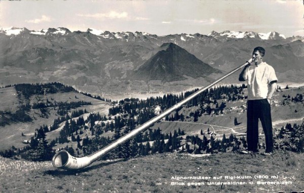 Alphornbläser auf Rigi - Kulm, Blick gegen Unterwaldner- u. Berneralpen Vorderseite