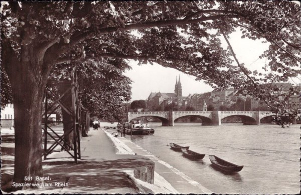 Basel: Spazierweg am Rhein