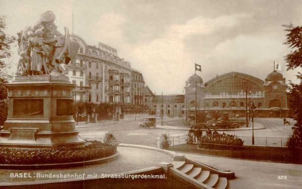 Basel, Bundesbahnhof mit Strassburgerdenkmal  Vorderseite