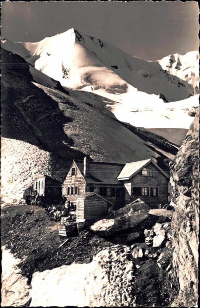 Blüemlisalphütte (2834 m) Vorderseite