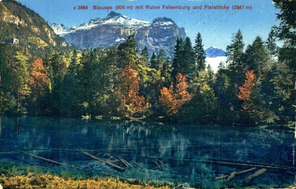 Blausee mit Ruine Felsenburg und Fisistöcke Vorderseite