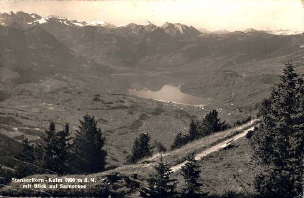 Stanserhorn-Kulm mit Blick auf Sarnersee Vorderseite