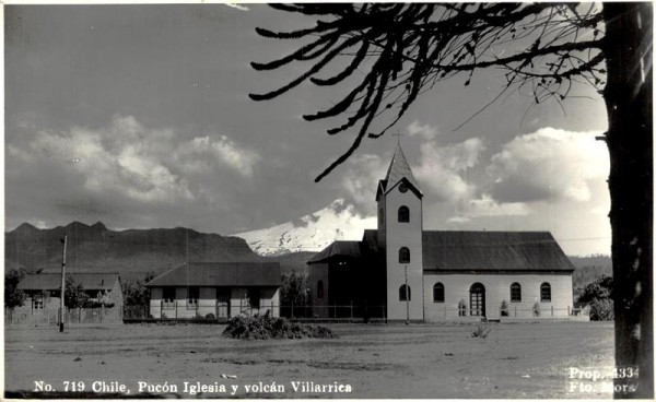 Chile, Pucon lglesia Vorderseite