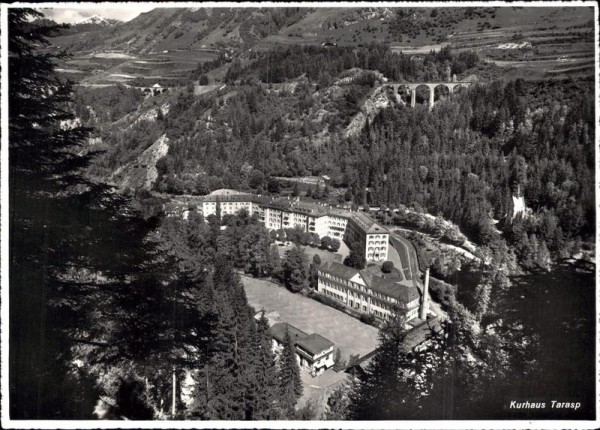 Kurhaus Tarasp Vorderseite