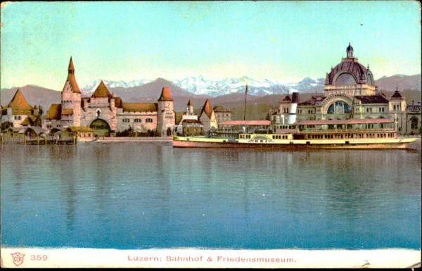 Luzern: Bahnhof & Friedensmuseum. Vorderseite