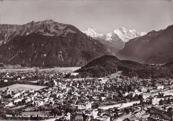 Interlaken mit Mönch und Jungfrau