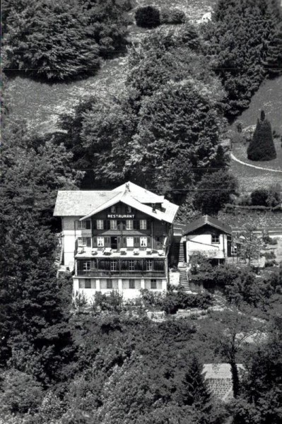 Pension Restaurant Schönegg, Interlaken BE - Flugaufnahmen Vorderseite