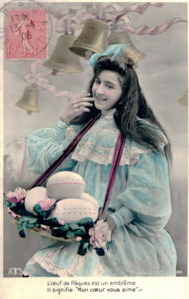 L'oeuf de Pâques est un emblême il signifie: mon coeur vous aime.  /  Das Osterei ist ein Emblem, das bedeutet: Mein Herz liebt dich Vorderseite