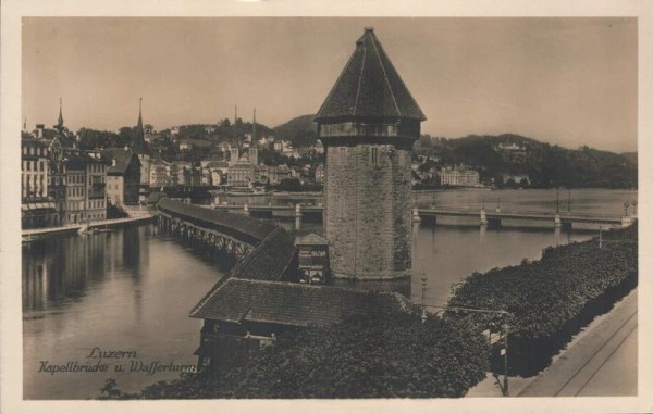 Luzern. Kapellbrücke und Wasserturm Vorderseite