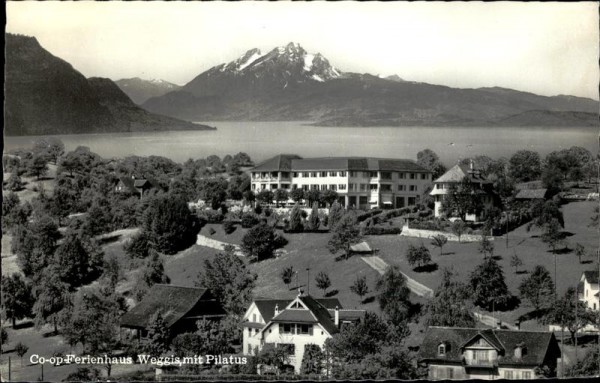 Co-op Ferienhaus Weggis mit Pilatus Vorderseite