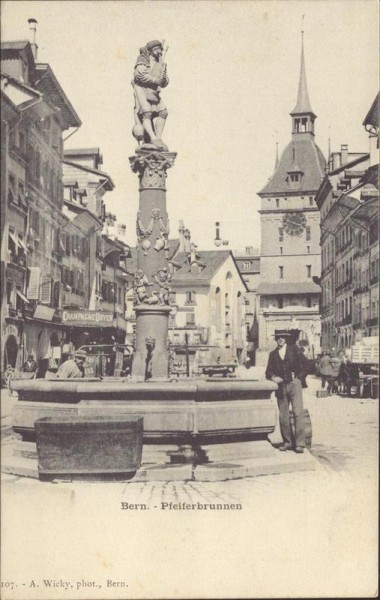 Bern - Pfeiferbrunnen Vorderseite