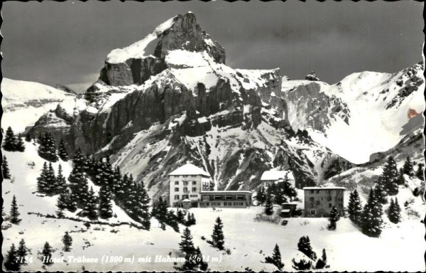 Hotel Trüebsee (1800 m) mit Hahnen (2611 m) Vorderseite
