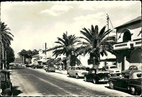La Cote d'Azur,Cavalaire(Var), Le Centre Commercial Vorderseite