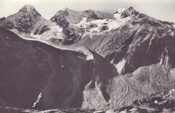 Piz Ner, Hasli und Piz Giuf Vorderseite