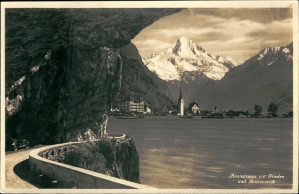 Axenstrasse mit Flüelen und Bristenstock Vorderseite