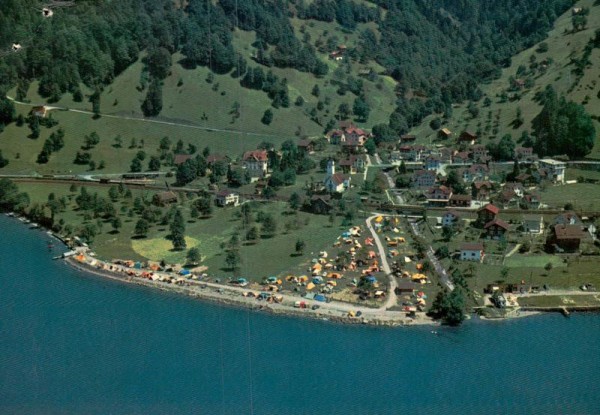 Sisikon am Vierwaldstättersee Uri - Flugaufnahmen Vorderseite
