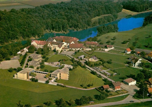 Hermetschwil AG, Kinderheim St. Benedikt, Flugaufnahme Vorderseite