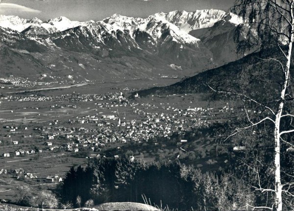 Blick vom Zollhaus Gamserberg auf Grabs, Buchs, Vaduz und die Rhätikonkette Vorderseite