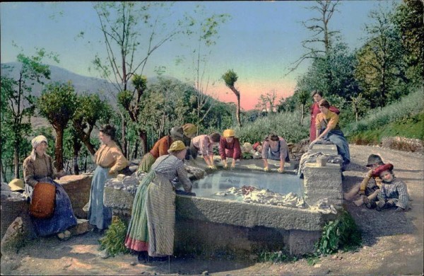 Agra - Gemeindebrunnen TI Vorderseite