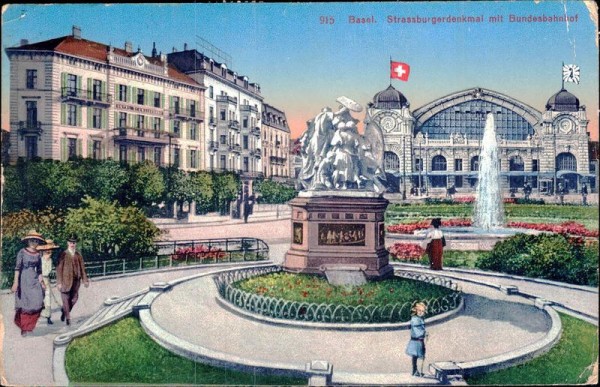 Basel - Strassburgerdenkmal mit Bundesbahnhof Vorderseite