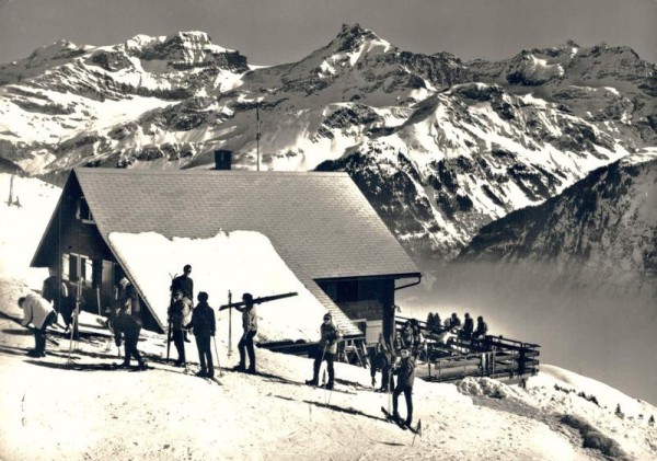 Naturfreunde-Hütte Riedlig mit Scherhorn Vorderseite