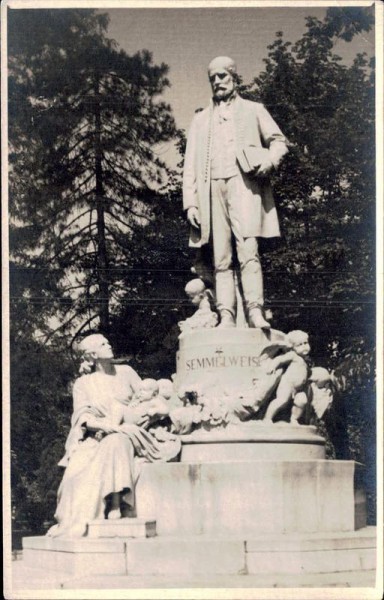 Semmelweis Statue, Budapest Vorderseite