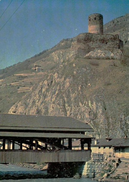 Tour de la Bâttiaz, surplombant le vieux pobt sur la Dranse, Martigny Vorderseite