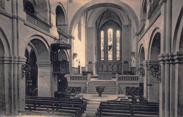 Zürich. Interieur vom Grossmünster Vorderseite