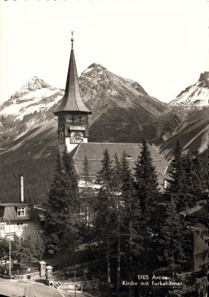 Arosa. Kirche mit Furkahörner Vorderseite