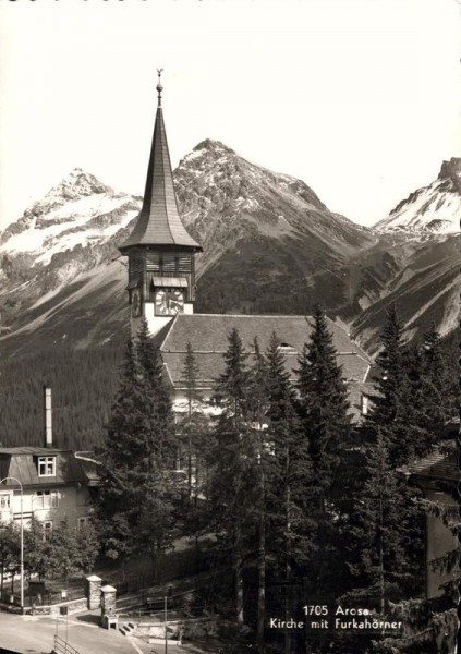 Arosa. Kirche mit Furkahörner Vorderseite