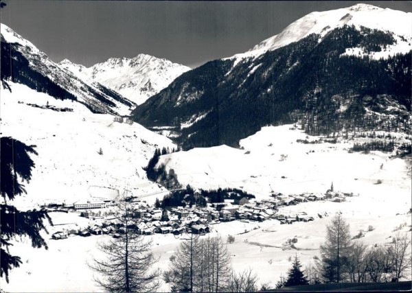 Bergün/Bravuogn und Latsch Vorderseite