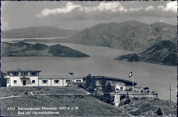 Bahnrestaurant Klewenalp Blick auf Vierwaldstättersee Vorderseite