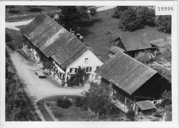 Flugaufnahme Kollbrunn Zell Cholihof, Tösstalerstr. 77, 79 - Foto: 90x125mm