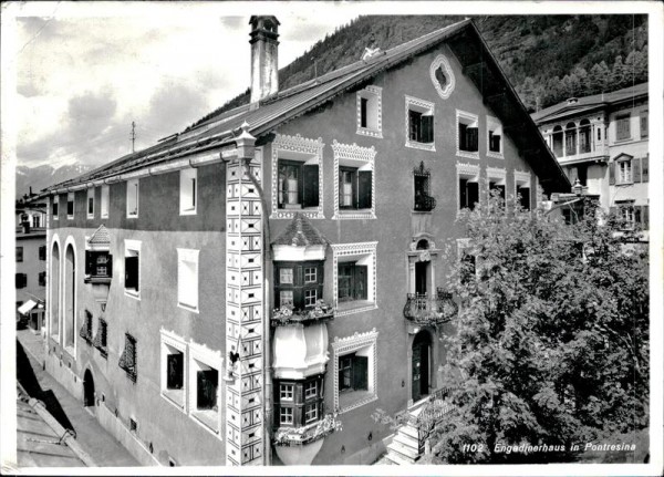 Engadinerhaus in Pontresina. Vorderseite