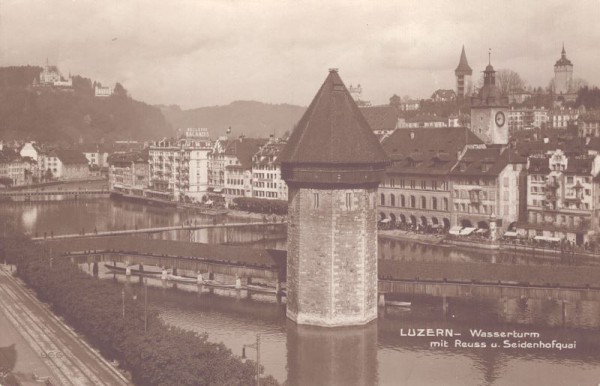 Luzern, Wasserturm mit Reuss und Seidenhofquai